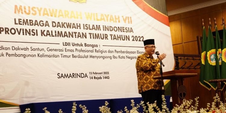 "Kebangsaan menjadi prioritas kami, karena analoginya sederhana. Indonesia ibarat kapal besar, bila kapal ini oleng maka bangsa, termasuk umat Islam di dalamnya tidak bisa bekerja, beribadah, dan beraktivitas dengan baik," ujar KH Chriswanto Santoso saat Munas VII Kaltim kemarin (15/2).