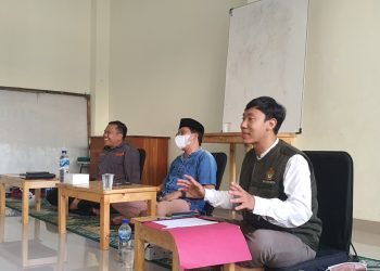 Ketua DPD LDII Kota Depok didampingi Sekretaris dan Ketua Bidang KIM pada Rakor KIM.