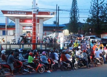 Antrian Kendaraan di SPBU