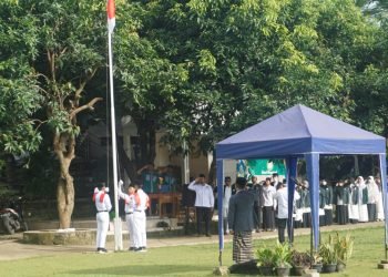 Upacara Bendera Memperingati Hari Santri Nasional yang diadakan Pondok Pesantren LDII Depok