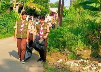 Aksi Pungut dan Pilah Sampah yang Dilakukan siswa Sekolah Tri Sukses, DPD LDII Kota Depok