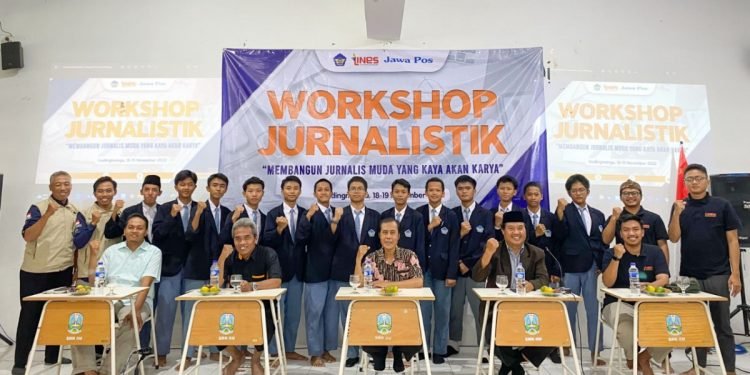 Peserta dan Pemateri Workshop Jurnalistik di SMK Budi Utomo, Jombang, Jatim.