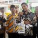 Wali Kota Kediri Abdullah Abu Bakar saat hadir membuka Bazaar Remaja Pondok Pesantren Wali Barokah, Kediri