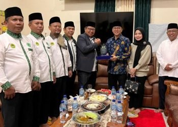 Yandri Susanto berkunjung ke Ponpes Al Mukminun Tarakan Kalimantan Utara. Foto: LINES.
