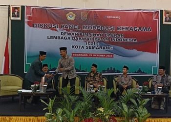 Para Pemateri Diskusi Panel Moderasi Beragama DPD LDII Kota Semarang.