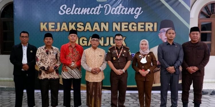Sosialisasi Program Jamaah Sae Kejari Nganjuk di Ponpes Al Ubaidah Kertosono.