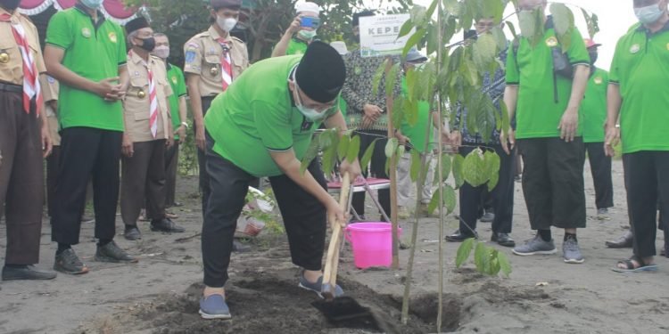 DPP LDII melansir Gerakan Menanam Pohon di Bumi Perkemahan Dewa Ruci, Yogyakarta, pada Minggu, 28 November 2021. Ketua Umum DPP LDII KH Chriswanto Santoso menyampaikan LDII telah memulai kampanye menanam pohon atau Go Green, sejak tahun 2007 bekerja sama dengan MUI Jawa Timur.