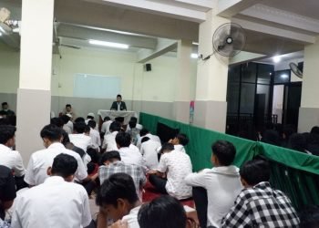 Pondok Pesantren (Ponpes) Bina Indonesia Gemilang Boarding School (BIG BOS) yang berada dibawah naungan Pimpinan Cabang (PC) LDII Limo, menyelenggarakan "Pembekalan Wawasan Kebangsaan" di Masjid Baitul Malik Depok. Foto: LINES.