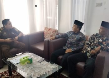 Pengurus Harian DPD LDII Kabupaten Bangka Tengah memenuhi undangan dari Kejaksaan Negeri (Kejari) Bangka Tengah, Senin (6/2) di Kantor Kejaksaan Negeri Bangka Tengah. (LINES)