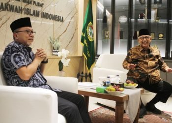 Ketum DPP LDII KH Chriswanto Santoso saat menerima kunjungan Menteri Perdagangan, Zulkifli Hasan Sabtu, 10/06 (LINES).