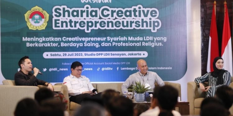 Para narasumber dalam Webinar Sharia Creative Entrepreneurship, 29/7 (LINES).