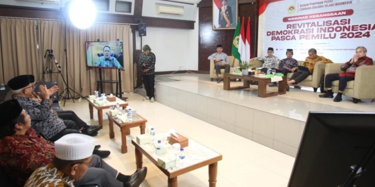 Ketua MPR Bambang Soesatyo saat menjadi pembicara kunci pada webinar DPP LDII. (LINES)