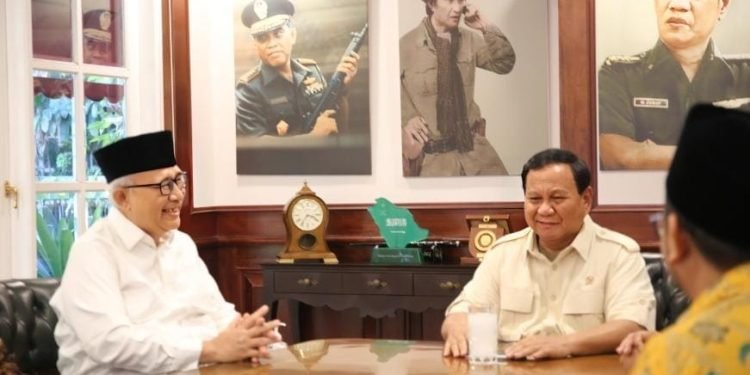 Menhan Prabowo Subianto saat menemui jajaran Pengurus DPP LDII di kantornya, Kamis, 7/9 (LINES).