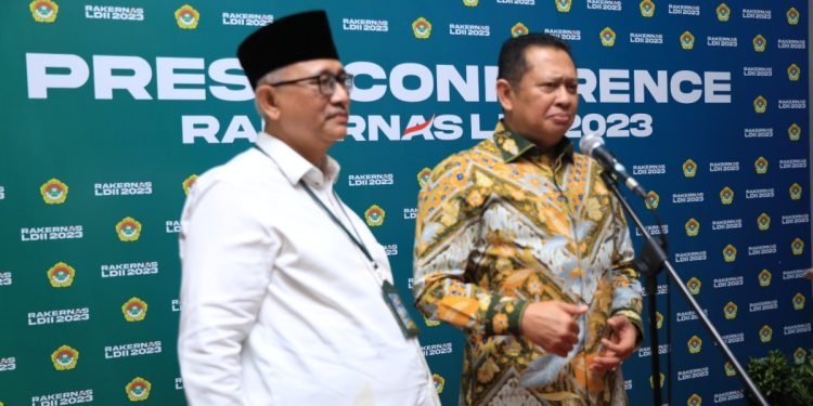 Ketua MPR RI, Bambang Soesatyo didampingi Ketum DPP LDII. (LINES)