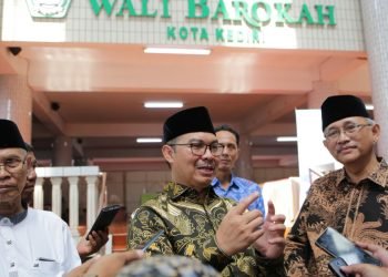 Kepala BKKBN Dr (HC) dr Hasto Wardoyo, Sp.OG (K) bersama Ketum DPP LDII dan Pimpinan Pondok Pesantren Wali Barokah. (LINES)
