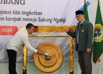 Kepala Bagian Kesejahteraan Rakyat (Kabag Kesra) Kabupaten Subang, Saeful Arifin dengan Ketua DPW LDII Jawa Barat, Dicky Harun. (LINES)