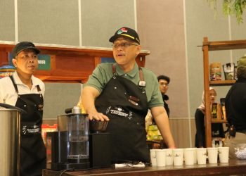 Solusi masalah kebangsaan yang ideal menurut KH Chriswanto, adalah dengan bersilaturahim bukan beradu argumen di media sosial ataupun media massa. (LINES)