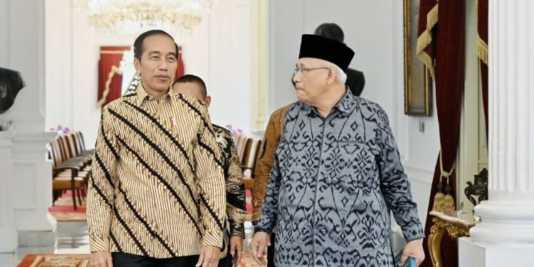 Presiden Jokowi bersama Ketum DPP LDII. (LINES)