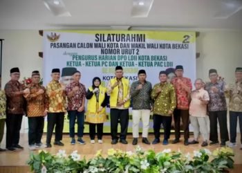 Pasangan Calon Wali Kota dan Wakil Wali Kota Bekasi, Uu Saeful Mikdar dan Nurul Sumarheni silaturahim dengan pengurus PC-PAC LDII se-Kota Bekasi di Griya Wulayansari, pada Minggu (20/10). Foto: LINES