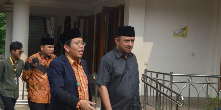 Ketua DPD LDII Kota Depok H Chairul Baihaqi bersama Ketua DPD Partai Golkar Farabi A Rafiq. (LINES)