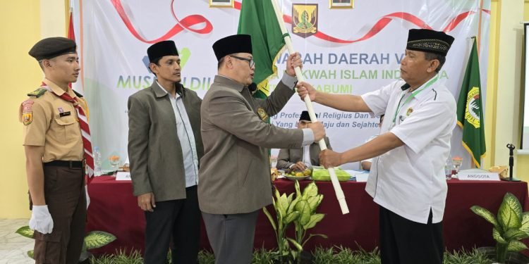 Ketua DPW LDII Jabar dan Ketua DPD LDII Sukabumi. (LINES)