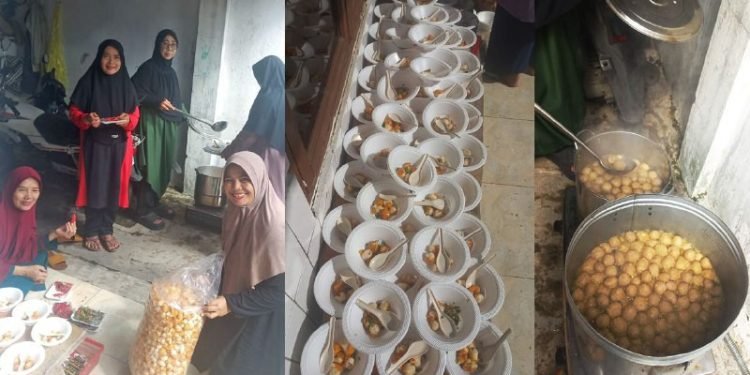 TPS 06 yang berlokasi di GSG Manbaul Huda milik PC LDII Katapang, warga LDII memeriahkan momen itu dengan membagikan 500 porsi bakso gratis. Foto: LINES