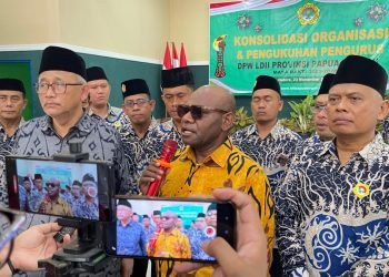 Asisten I Setda Papua Tengah, Manase Kadepa, mewakili Penjabat (Pj) Gubernur Papua Tengah. (LINES)
