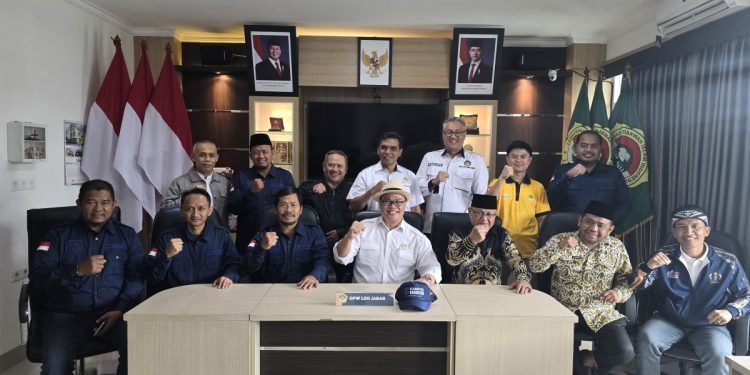 Ketua beserta jajaran Pengurus DPW LDII Jawa Barat. (FOTO: LINES)