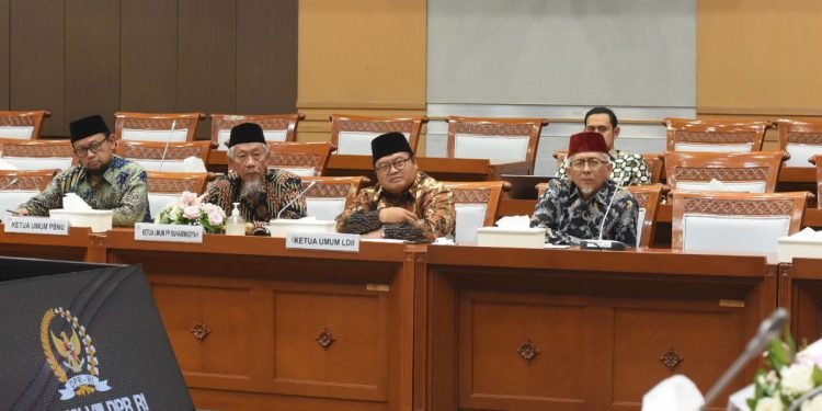 DPP LDII hadir dalam Rapat Dengar Pendapat Umum (RDPU) Panitia Kerja (Panja) Tentang Pengelolaan Dana Haji”, di Gedung DPR RI. (Foto: LINES)