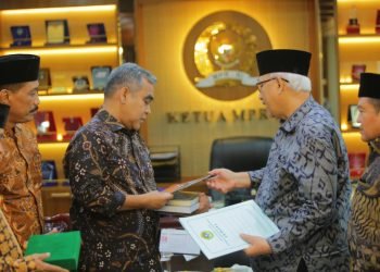 Ketua MPR RI Ahmad Muzani saat menerima Ketum DPP LDII KH. Chriswanto Santoso beserta Pengurus DPP LDII. (LINES)
