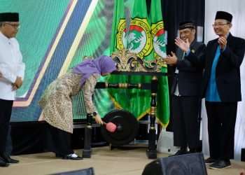Wakil Bupati Dewi Maria Ulfa saat membuka Musda VII LDII Kabupaten Kediri. (LINES)