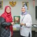 Ketua DPP LDII Siti Nurannisa Parama Bhekti bersama Kepala Pusat Pengembangan Literasi Digital Komdigi, Rizki Ameliah. (LINES)