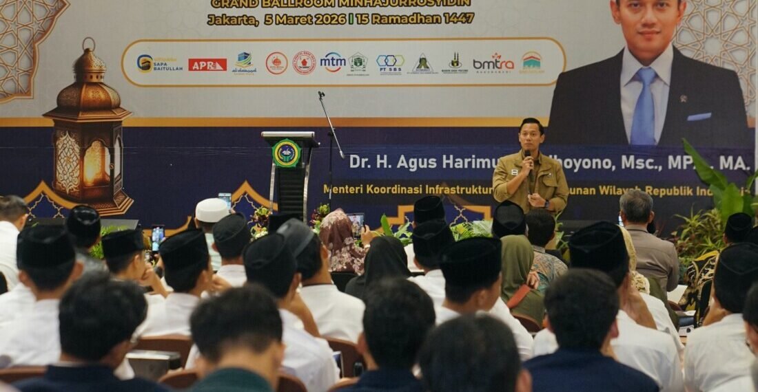 Menko AHY saat memberikan kuliah umum di Ponpes Minhajurrosyidin. (LINES)