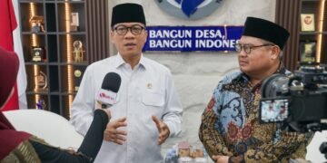 Menteri Desa Pembangunan Daerah Tertinggal, dan Transmigrasi (Mendes PDT), Yandri Susanto bersama Ketum DPP LDII Dody Taufiq Wijaya. (LINES)