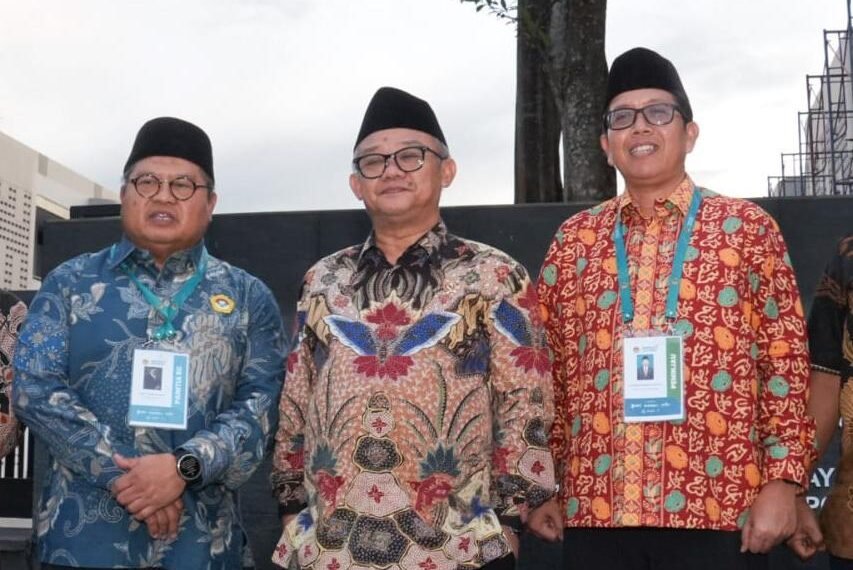 Ketum terpilih DPP LDII, Dody Taufik Wijaya, Menteri Pendidikan Dasar dan Menengah, Abdul Mu'ti, Ketua DPD LDII Kota Depok, Chairul Baihaqi. (LINES)