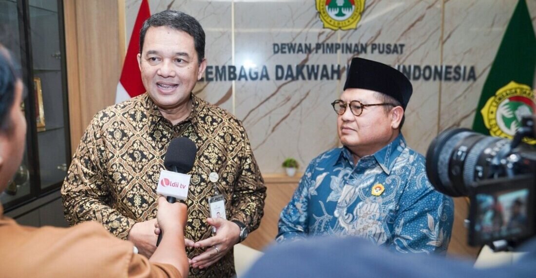Direktur Utama Bank BJB Syariah, Arief Setyahadi bersama Ketum DPP LDII Dody Taufiq Wijaya. (LINES)