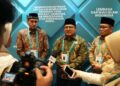 Ketum DPP LDII didampingi Bendahara Umum dan Sekretaris Umum. (LINES)